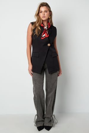 The Sleeveless Blazer h5 Picture9